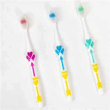 컴팩트 헤드가 있는 민감한 잇몸을 위한 성인용 칫솔