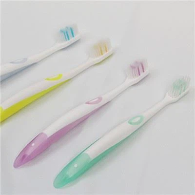 민감한 치아 및 잇몸을 위해 특별히 설계됨